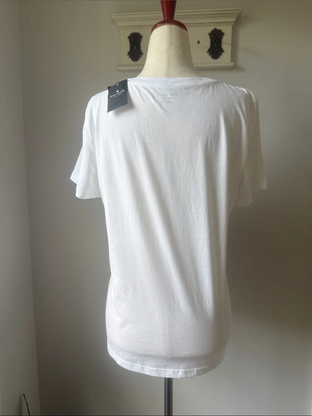 kate spade Valentines Logo Tee in White Crewneck Top with Red Heart Cotton